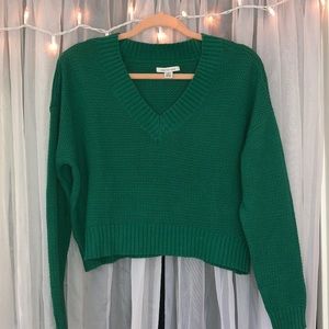 👑 American Eagle Cropped Green Sweater